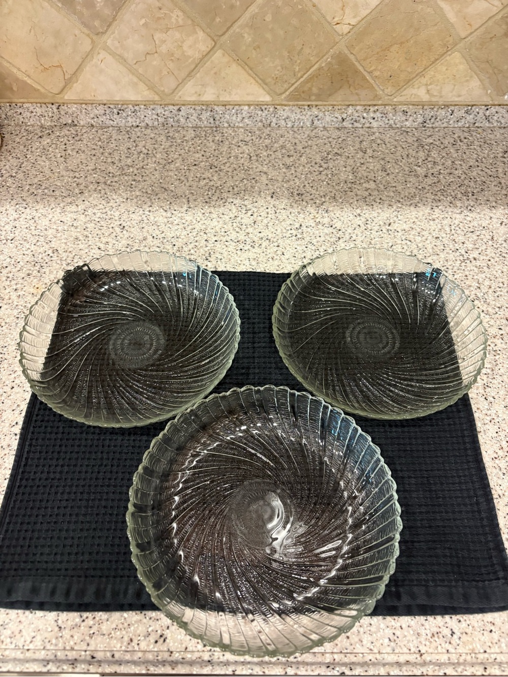 Vintage Arcoroc Seabreeze clear glass salad/dessert plate. Set Of 3